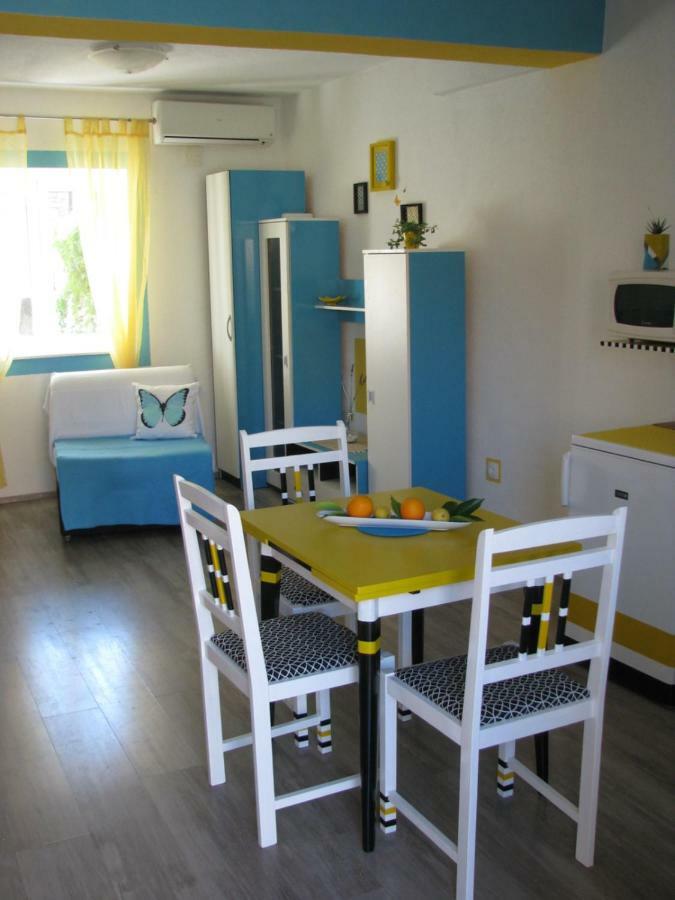 Apartments And Room Lemon Vis Room photo